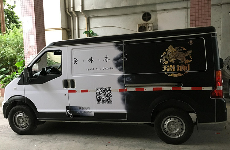 深圳面包車車體廣告制作 移動(dòng)的營銷利器，噴繪360助您品牌“駛”向未來